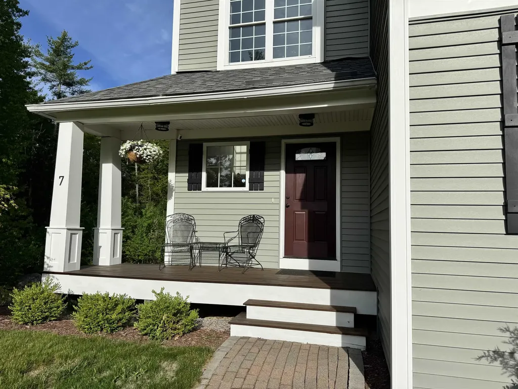 7 Brandy Rock Road Derry NH 03038