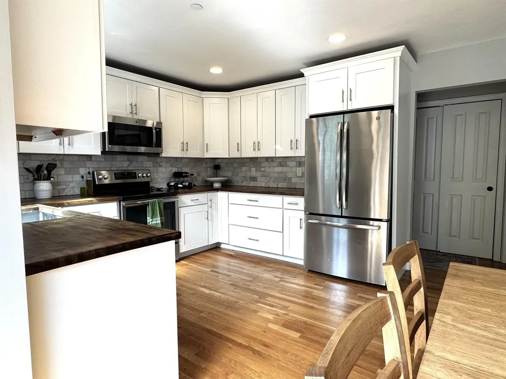 7 Brandy Rock Road Derry NH 03038