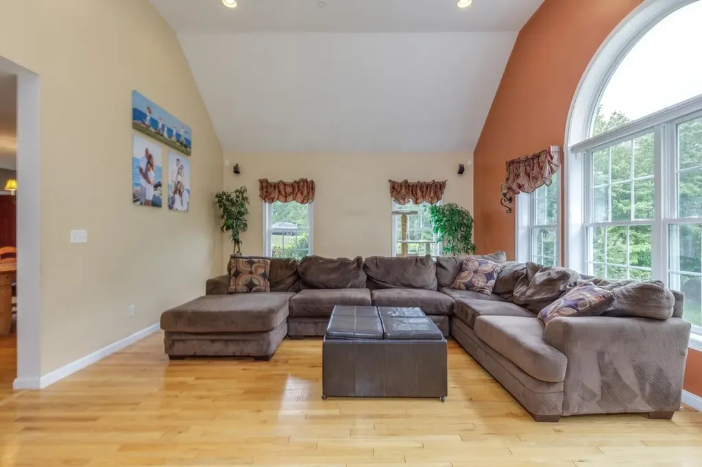 9 Misty Lane Hooksett NH 03106