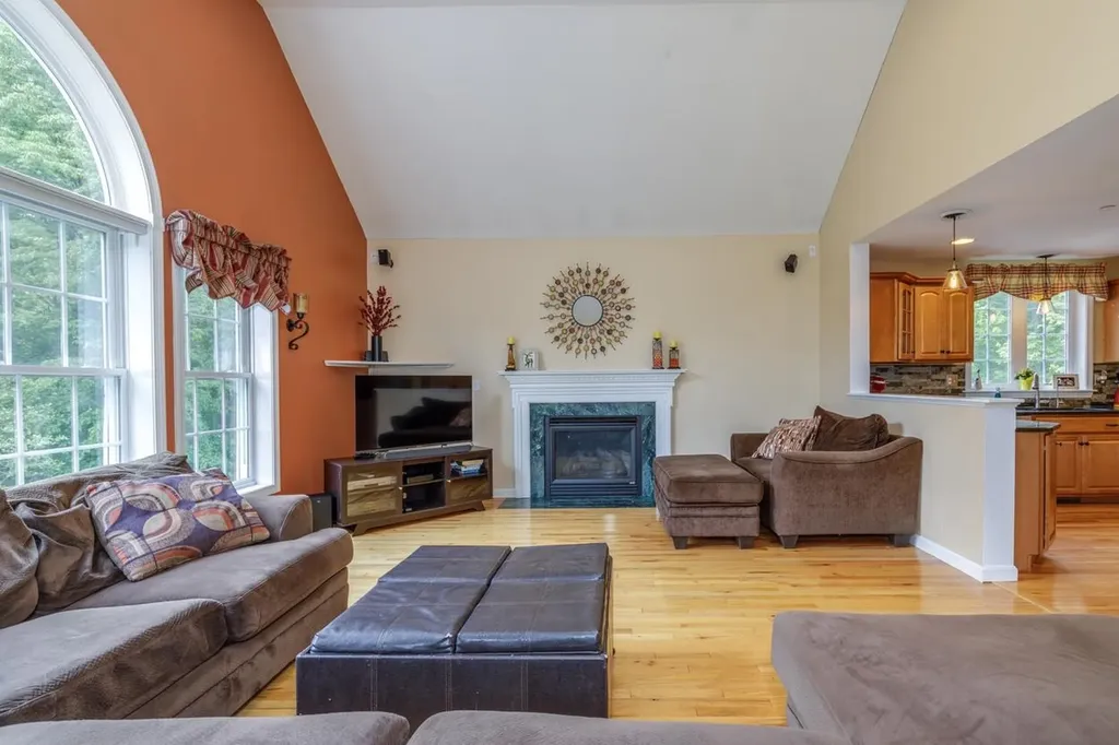 9 Misty Lane Hooksett NH 03106