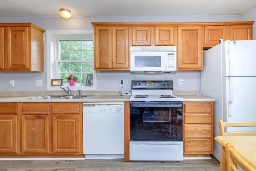 9 Misty Lane Hooksett NH 03106