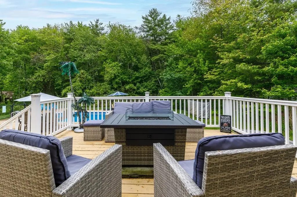 9 Misty Lane Hooksett NH 03106