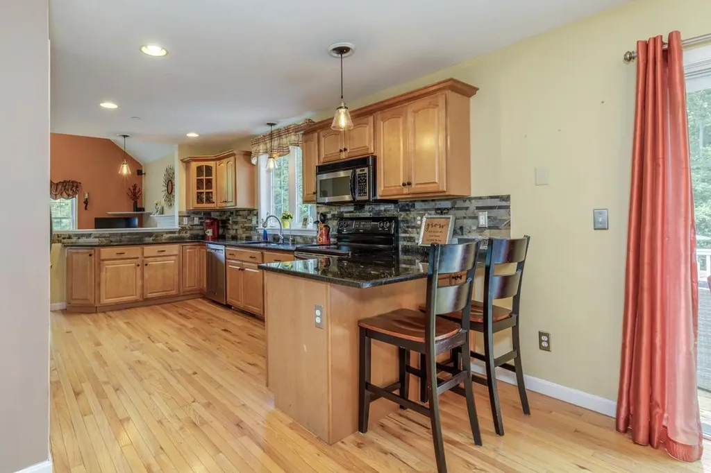 9 Misty Lane Hooksett NH 03106