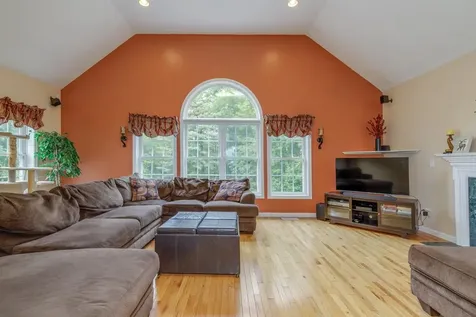 9 Misty Lane Hooksett NH 03106