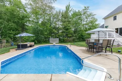9 Misty Lane Hooksett NH 03106