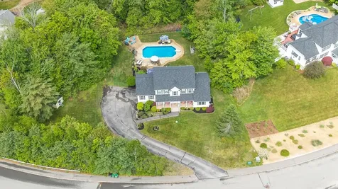 9 Misty Lane Hooksett NH 03106