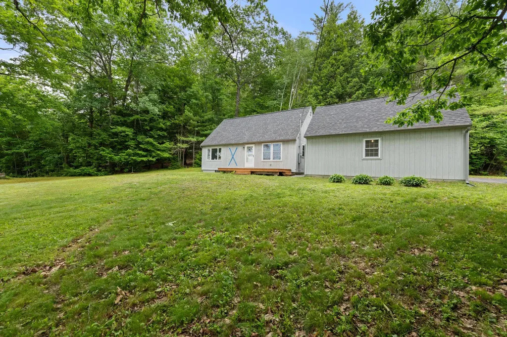 4 Carter Mountain Road New Hampton NH 03256