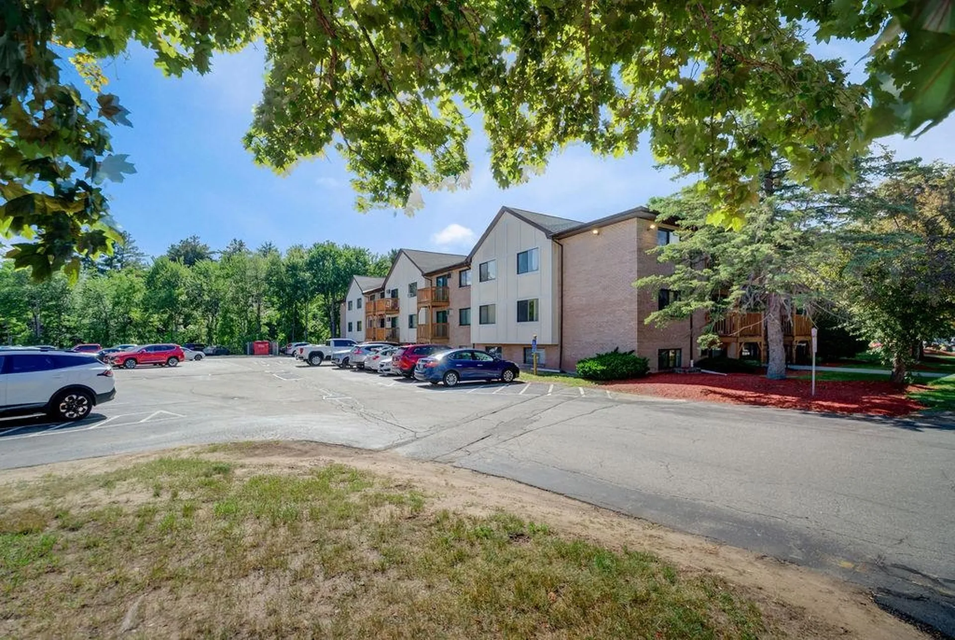 5 Lancelot Court Salem NH 03079
