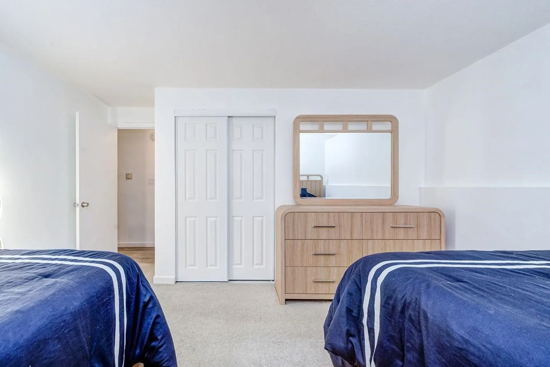 5 Lancelot Court Salem NH 03079