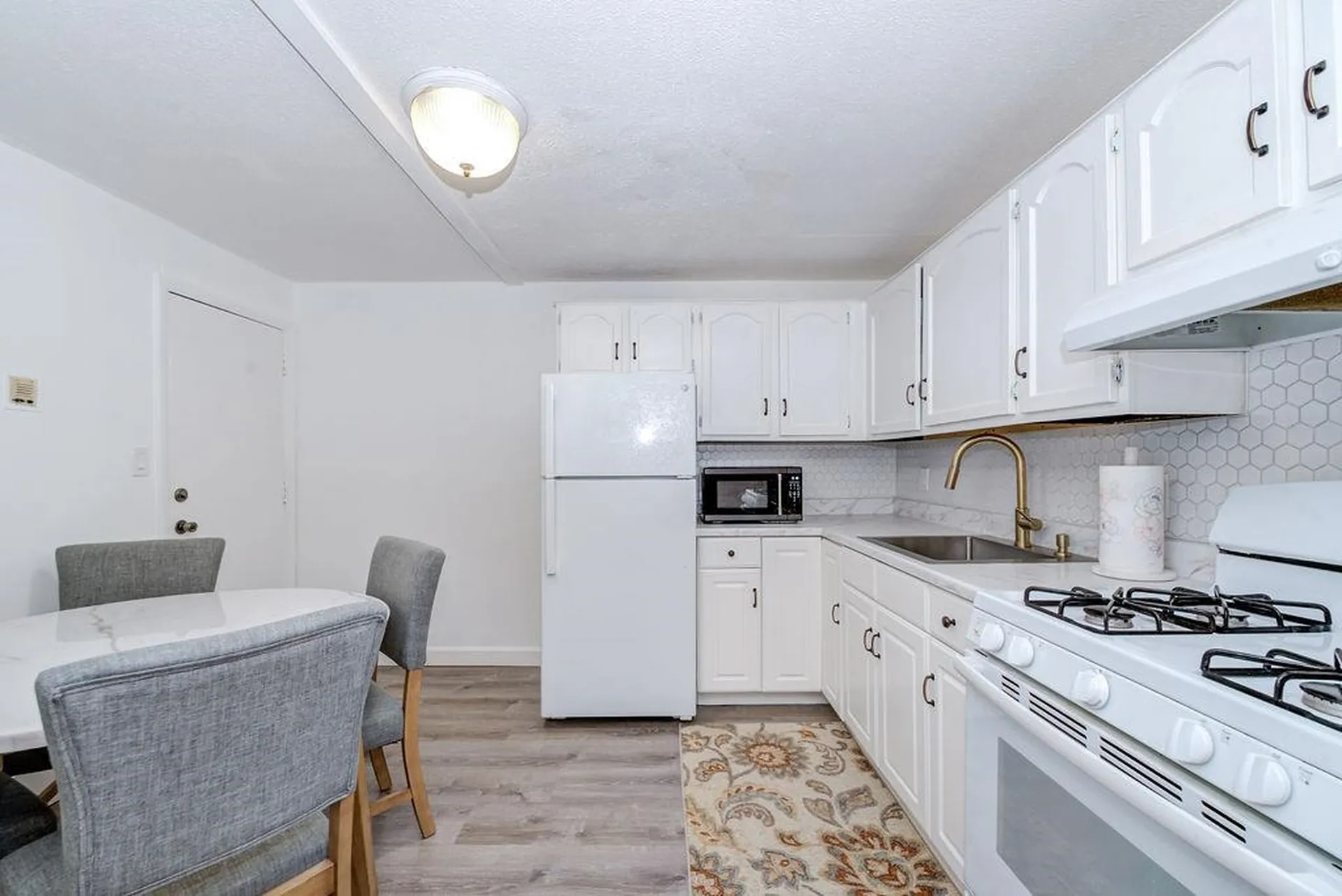 5 Lancelot Court Salem NH 03079