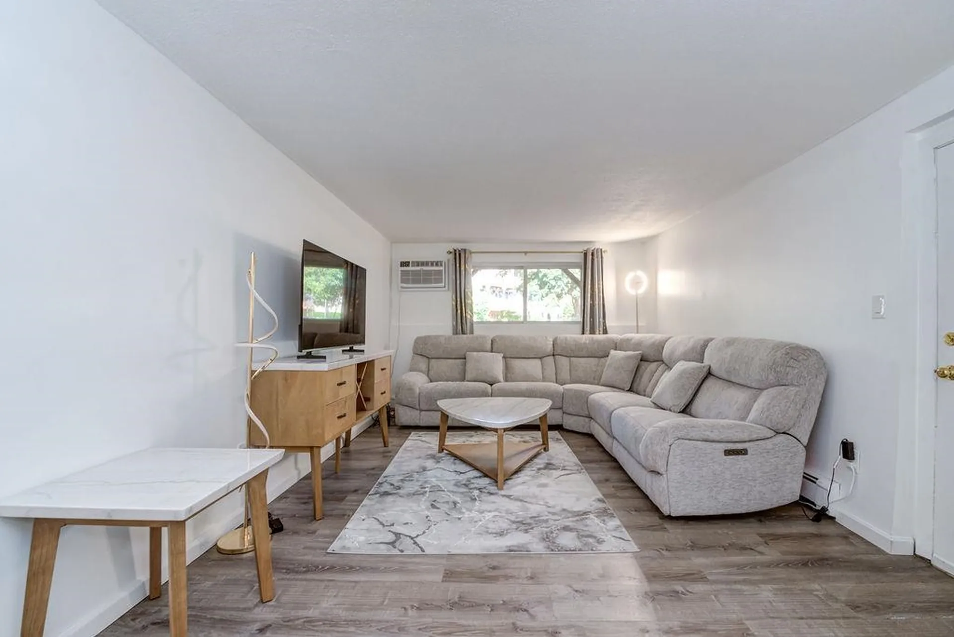 5 Lancelot Court Salem NH 03079