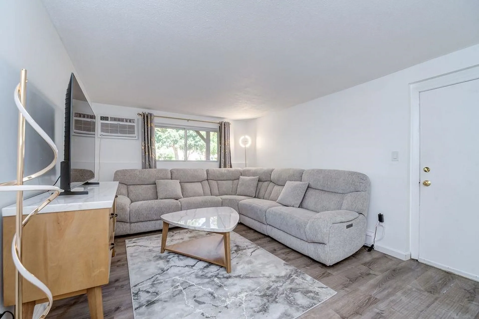 5 Lancelot Court Salem NH 03079