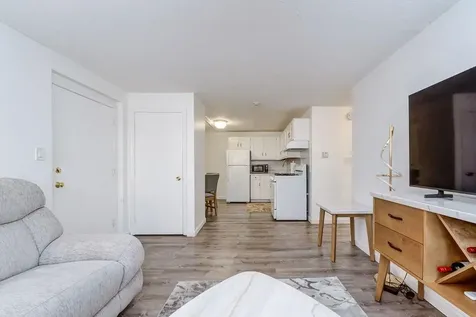 5 Lancelot Court Salem NH 03079