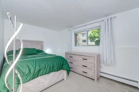 5 Lancelot Court Salem NH 03079