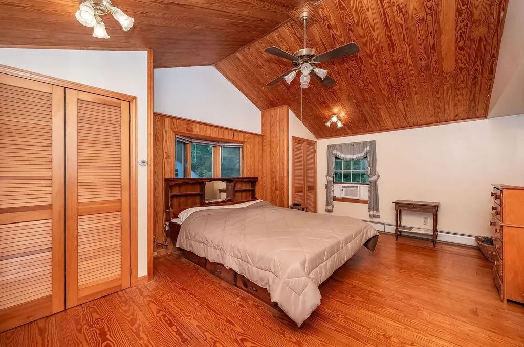 89 Oak Street Rochester NH 03839