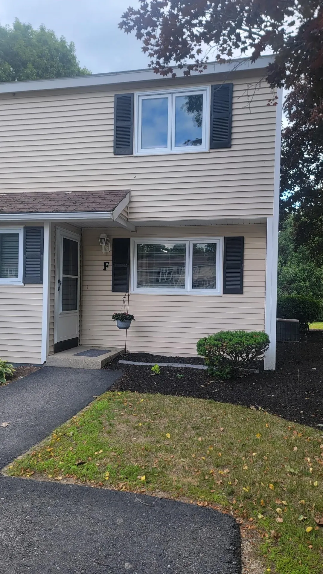 8 Cedarbrook Avenue Rochester NH 03867