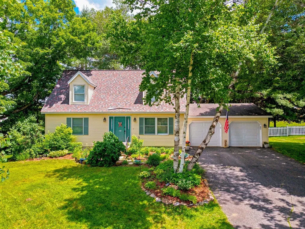 152 Cross Street Hartford VT 05001