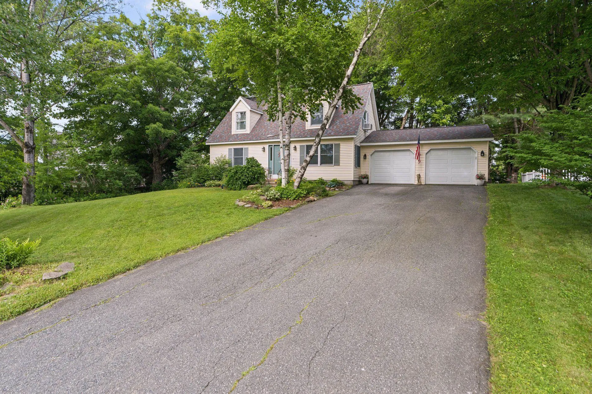 152 Cross Street Hartford VT 05001