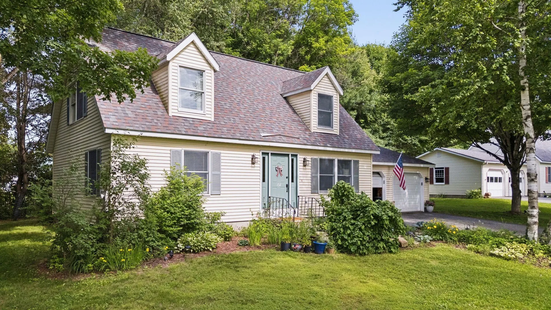152 Cross Street Hartford VT 05001