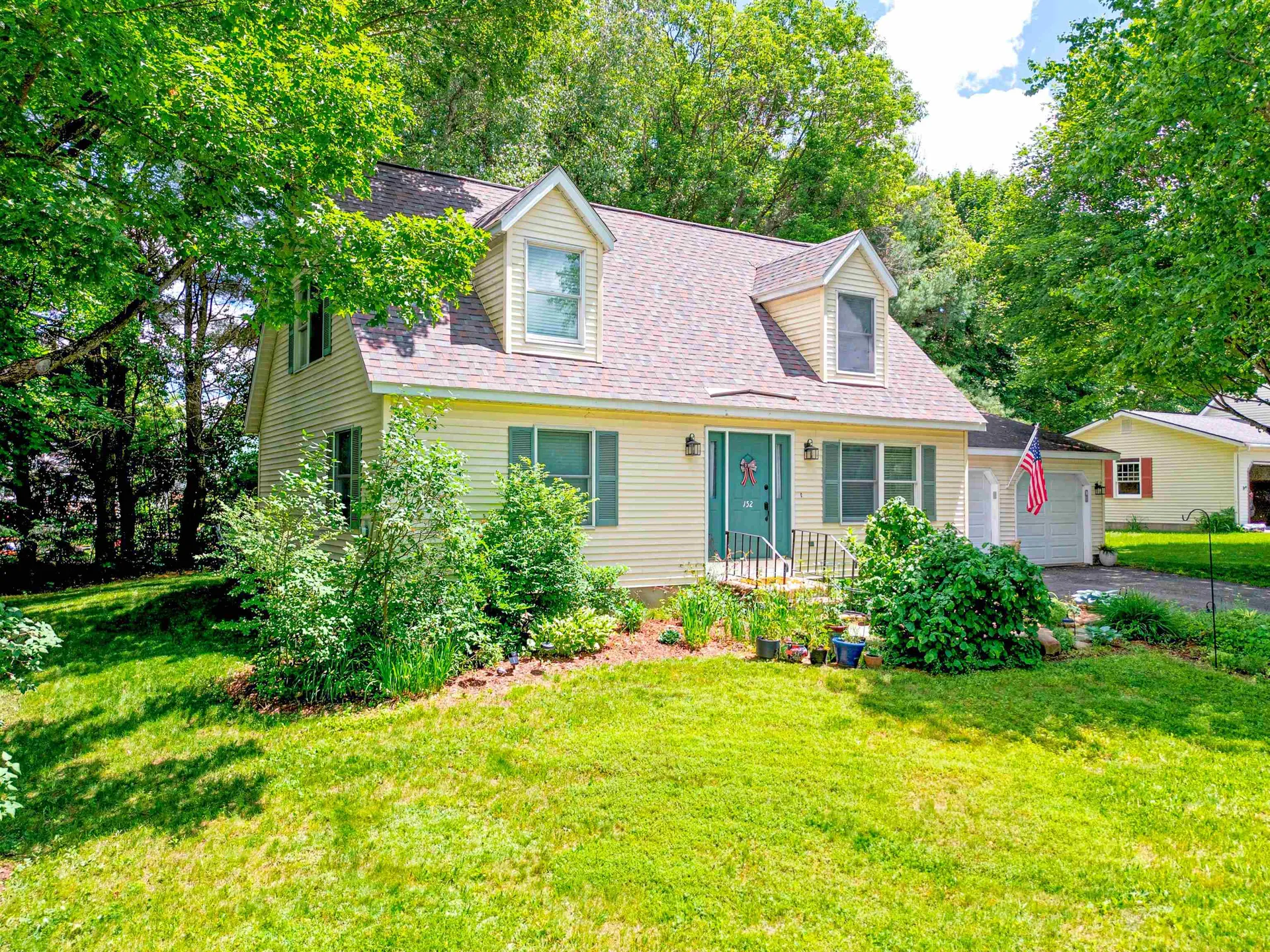 152 Cross Street Hartford VT 05001