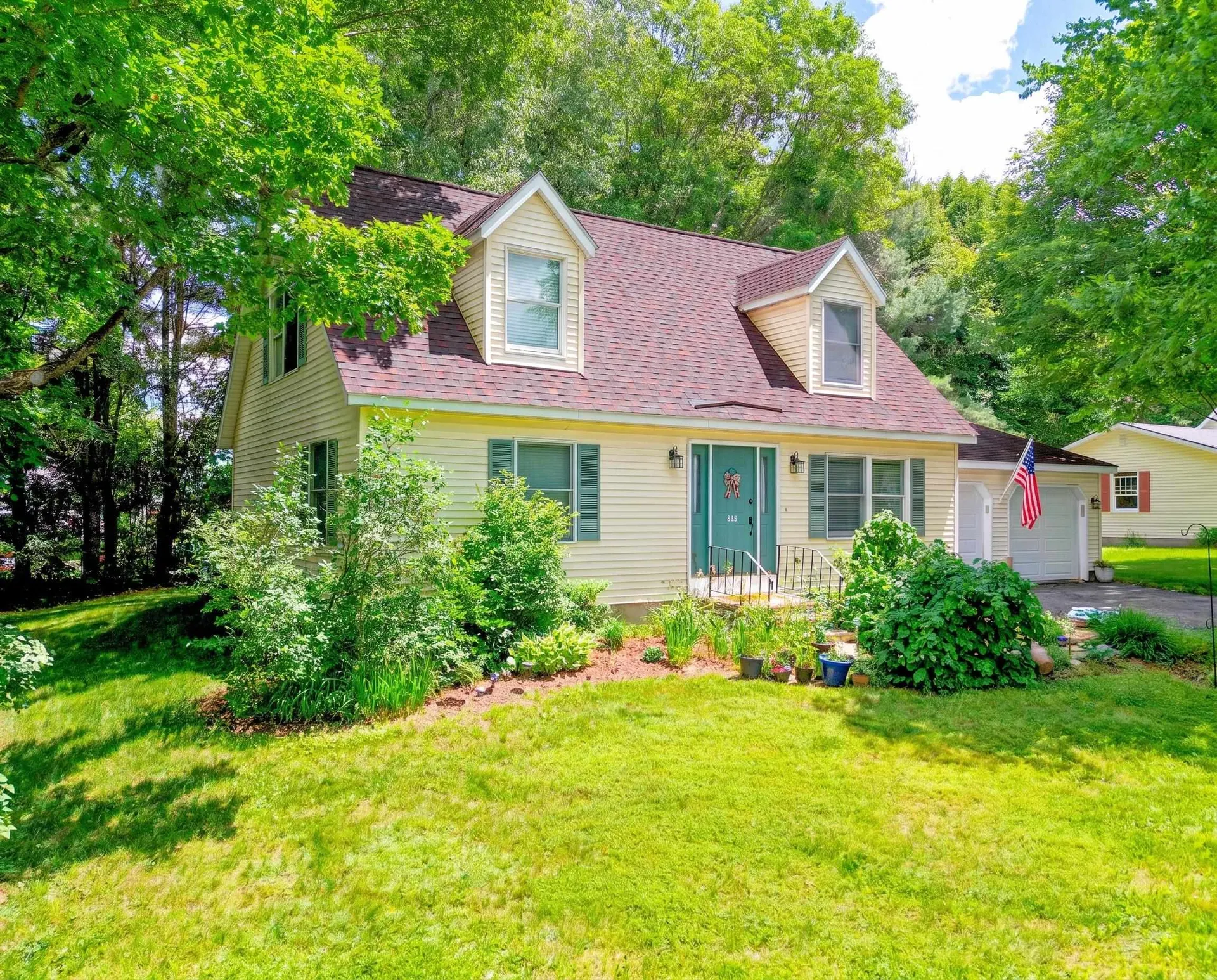 152 Cross Street Hartford VT 05001
