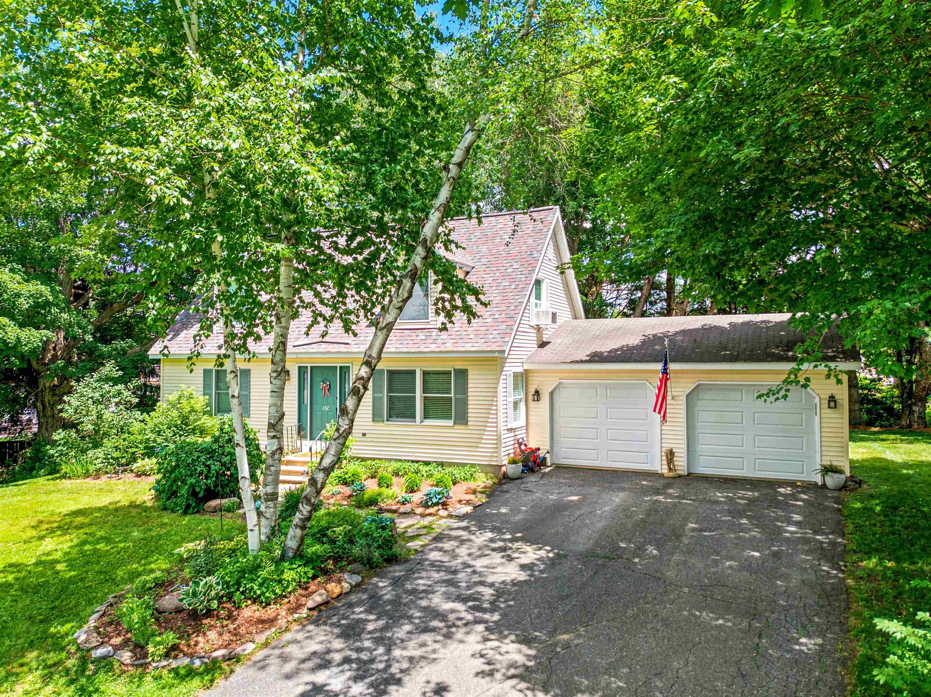 152 Cross Street Hartford VT 05001