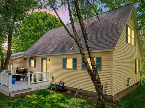 152 Cross Street Hartford VT 05001