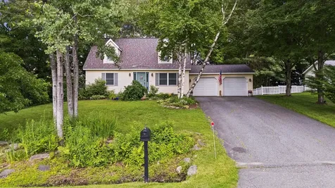152 Cross Street Hartford VT 05001