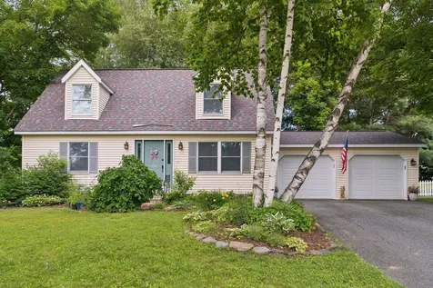 152 Cross Street Hartford VT 05001