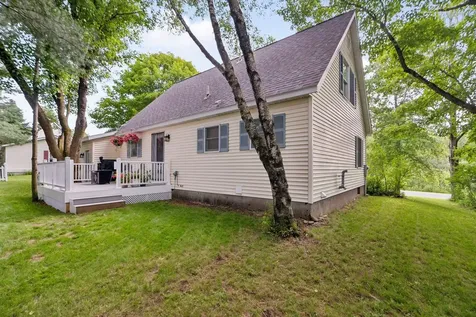 152 Cross Street Hartford VT 05001