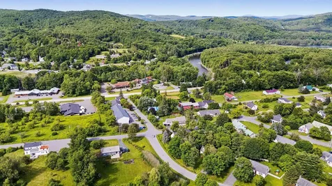 152 Cross Street Hartford VT 05001
