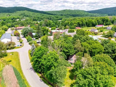 152 Cross Street Hartford VT 05001