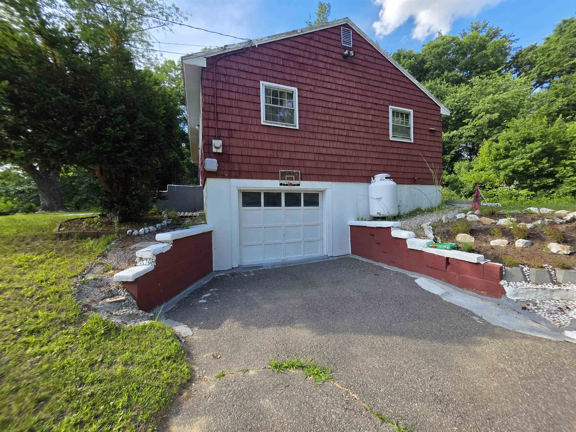 9 Louise Drive Litchfield NH 03052