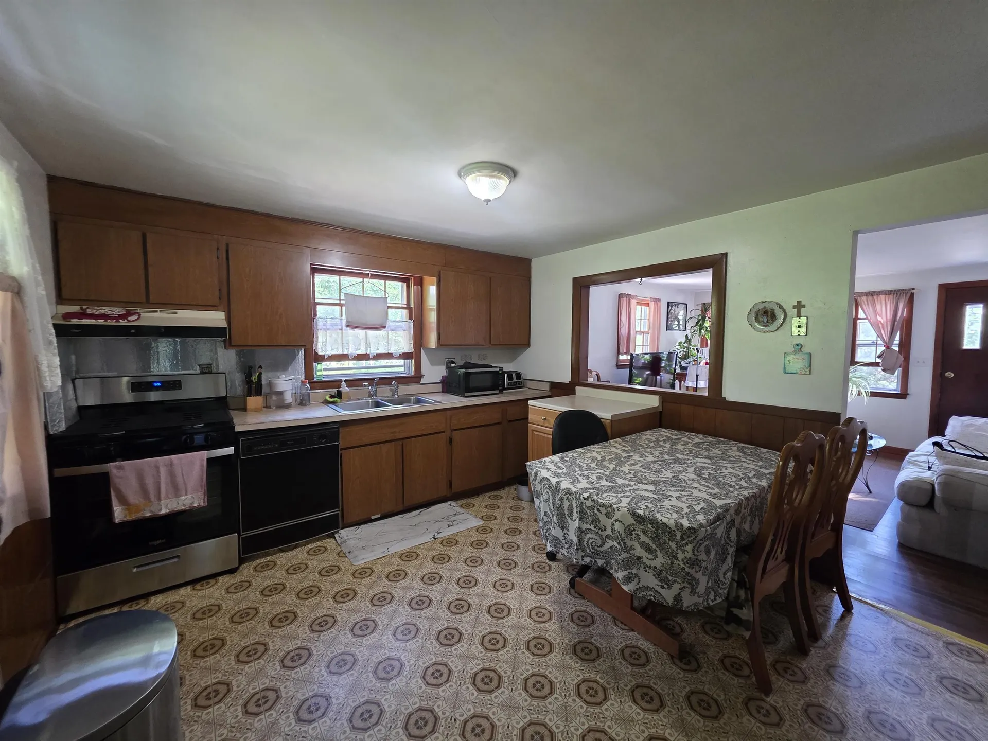 9 Louise Drive Litchfield NH 03052
