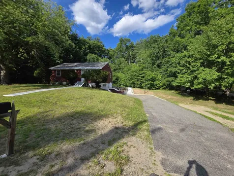9 Louise Drive Litchfield NH 03052