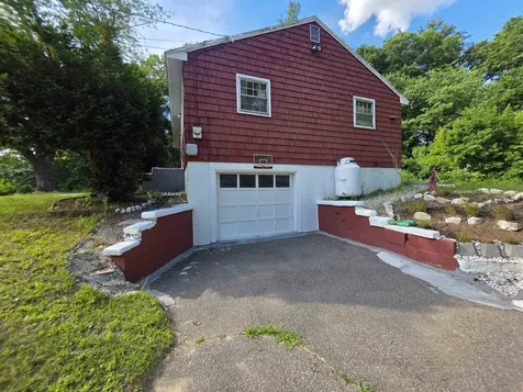 9 Louise Drive Litchfield NH 03052