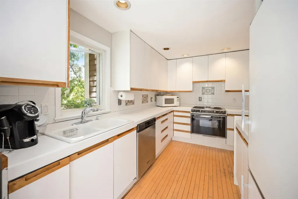 12 Charles Chase Way Manchester NH 03104