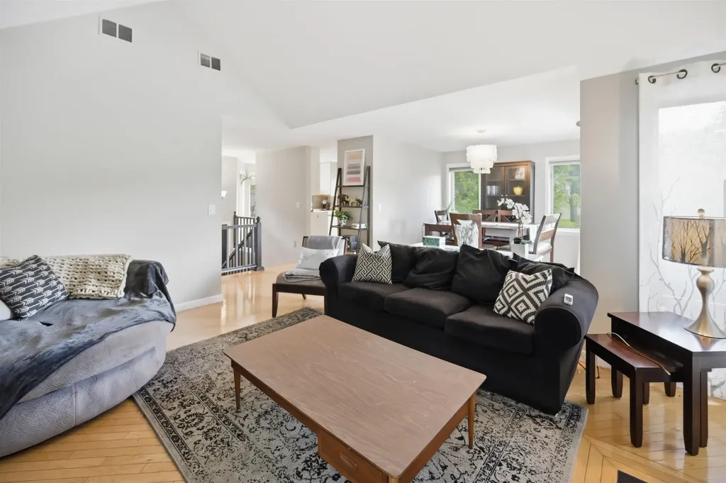 12 Charles Chase Way Manchester NH 03104