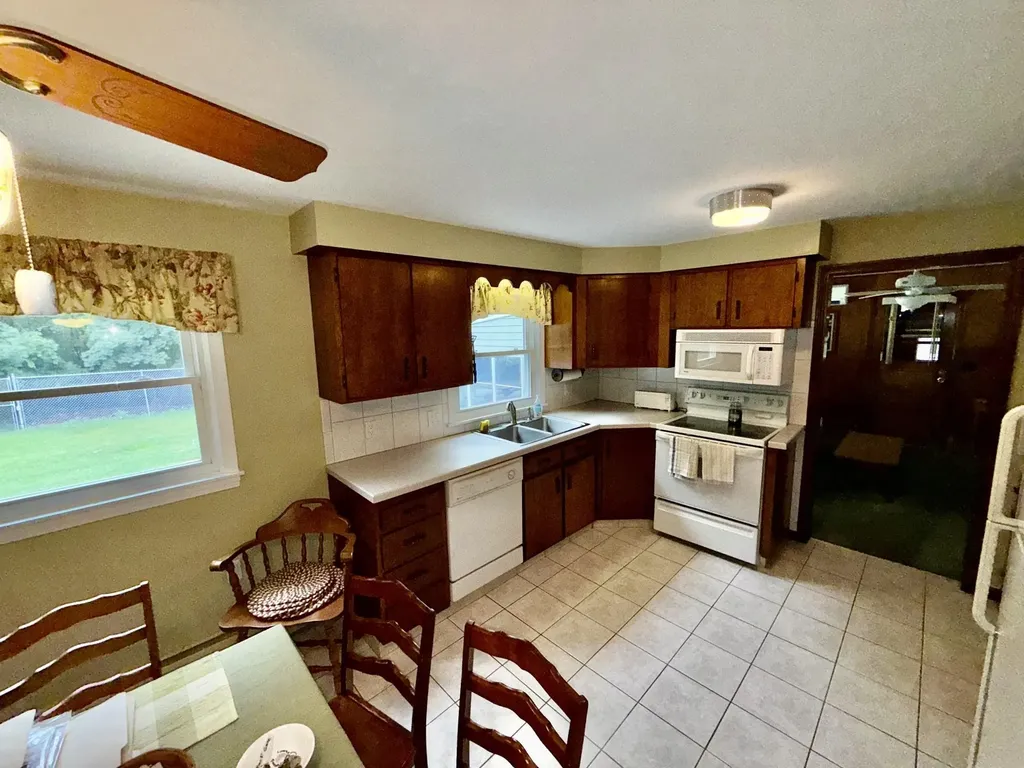 59 Pinedale Street Manchester NH 03102