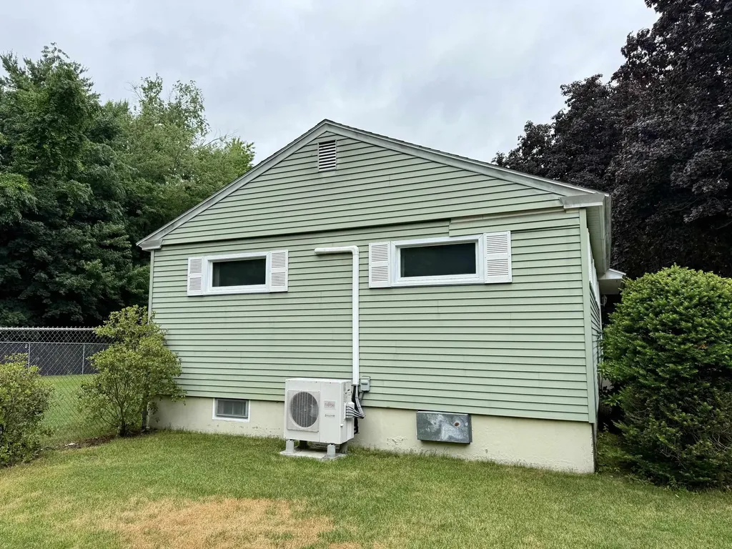 59 Pinedale Street Manchester NH 03102