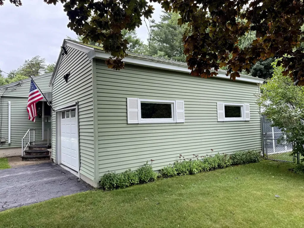 59 Pinedale Street Manchester NH 03102