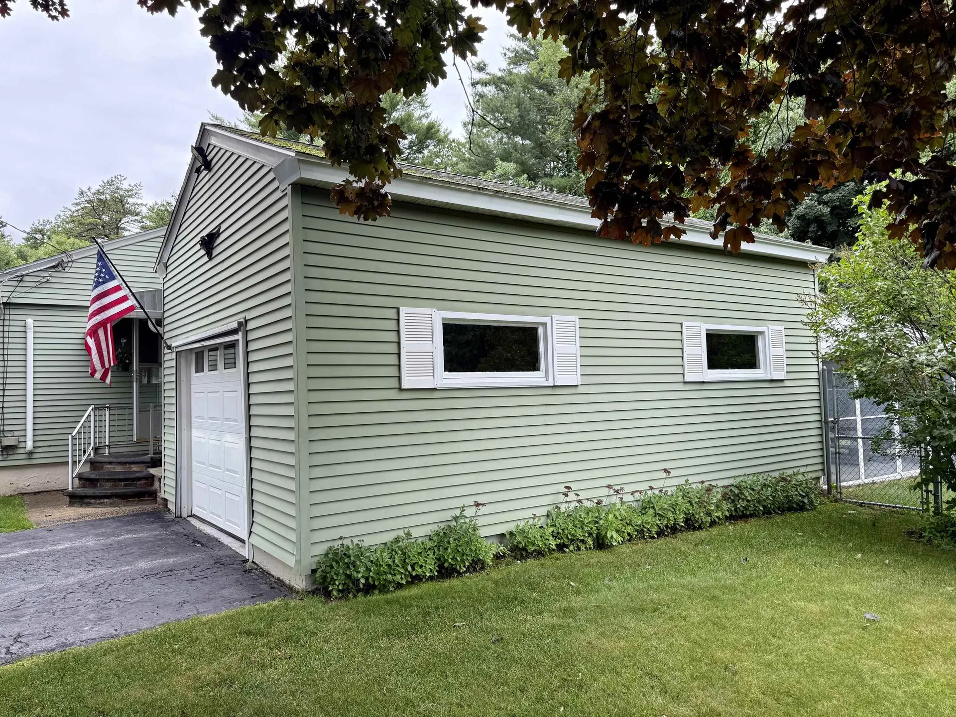 59 Pinedale Street Manchester NH 03102