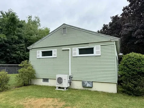 59 Pinedale Street Manchester NH 03102