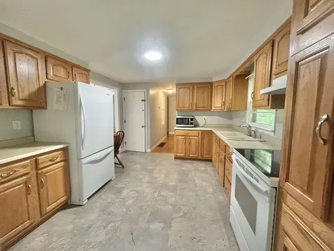 8 Hardy Road Hudson NH 03051