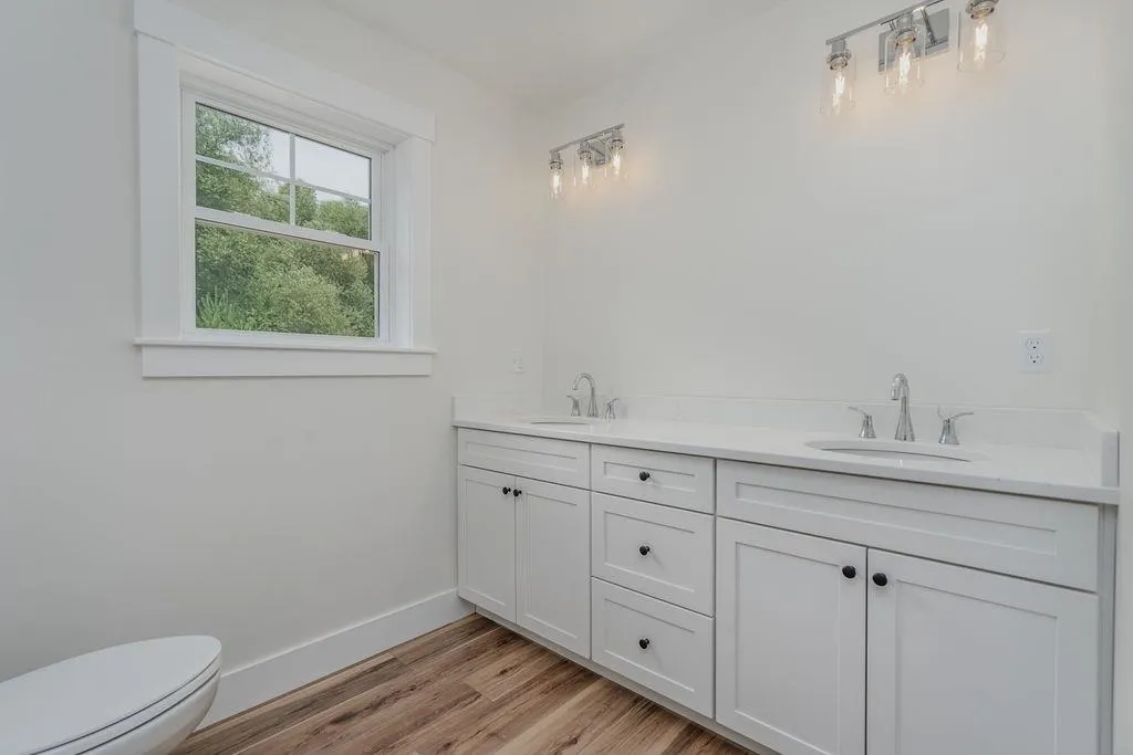 320 Knox Marsh Road Madbury NH 03823