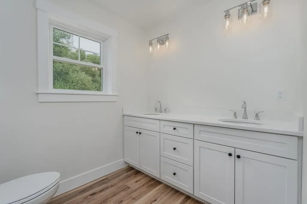 320 Knox Marsh Road Madbury NH 03823