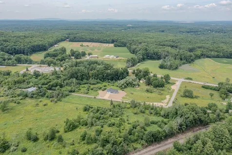 320 Knox Marsh Road Madbury NH 03823