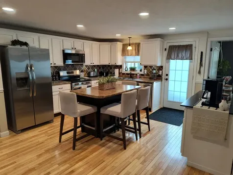 28 Owens Drive Swanzey NH 03446
