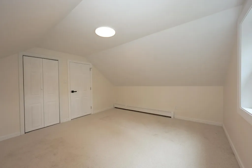 24 Mountain Road Raymond NH 03077
