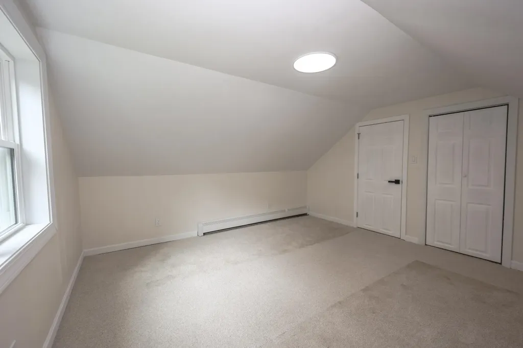 24 Mountain Road Raymond NH 03077